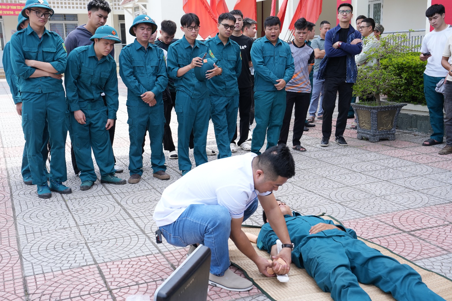 Xã Thuận An tổ chức Tập huấn Đội xung kích phòng, chống thiên tai của xã Thuận An năm 2026- Ảnh 8.