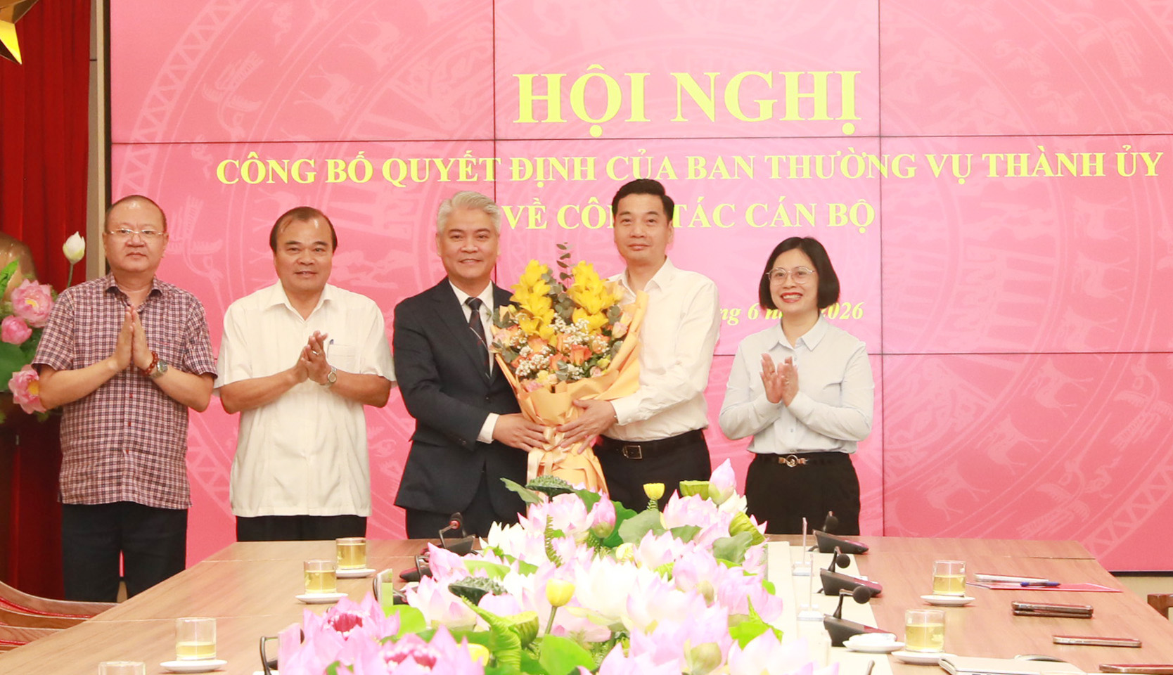 Đồng chí Phạm Quang Hưng được bổ nhiệm Phó Chánh Văn phòng Thành ủy Hà Nội- Ảnh 6.
