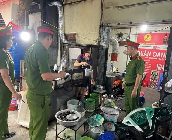 CAP Bạch Mai: Quyết liệt giải quyết 'điểm nghẽn' an toàn thực phẩm- Ảnh 2.