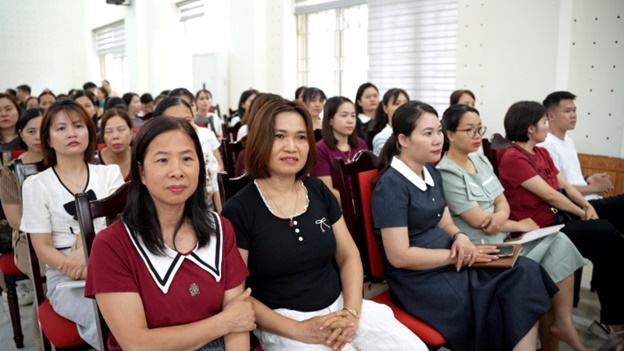 Hoài Đức khai mạc lớp bồi dưỡng kiến thức quốc phòng và an ninh cho 180 cán bộ, đảng viên đối tượng 4 năm 2026- Ảnh 3.