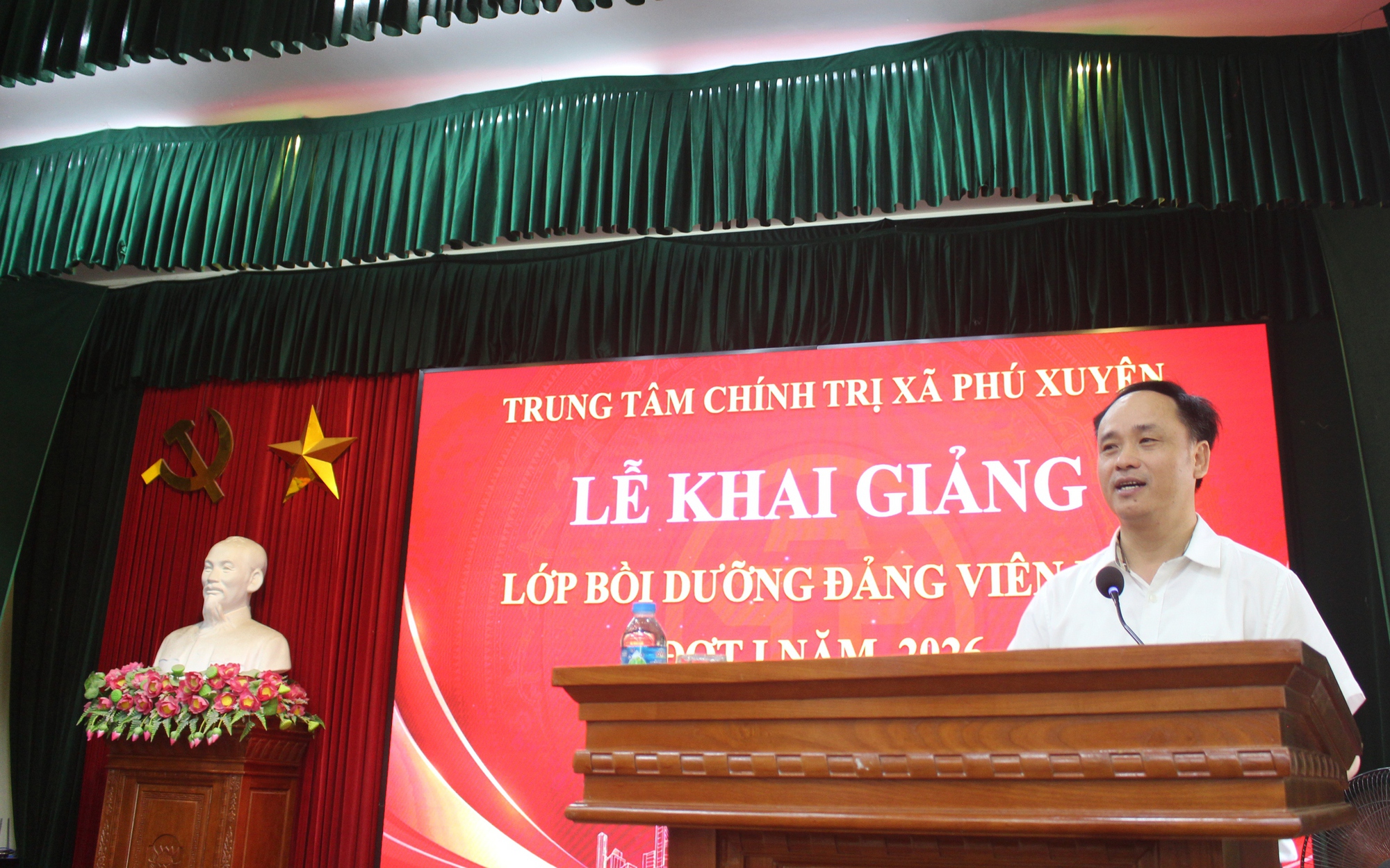 Khai giảng lớp bồi dưỡng Đảng viên mới đợt I năm 2026
