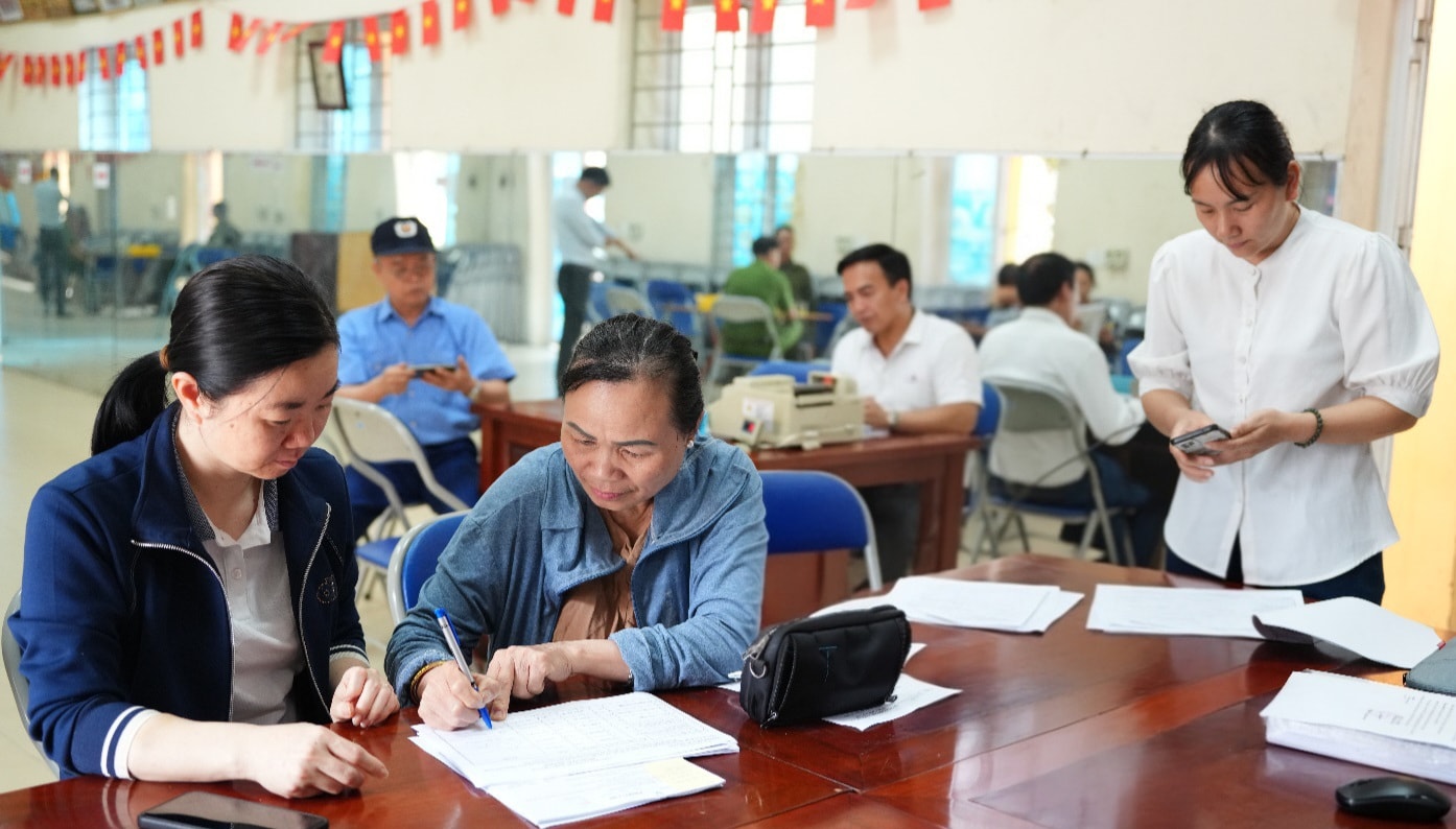 Hoài Đức sau mười năm thực hiện dân vận chính quyền - Từ văn bản chỉ đạo đến hơi thở của cơ sở- Ảnh 2.