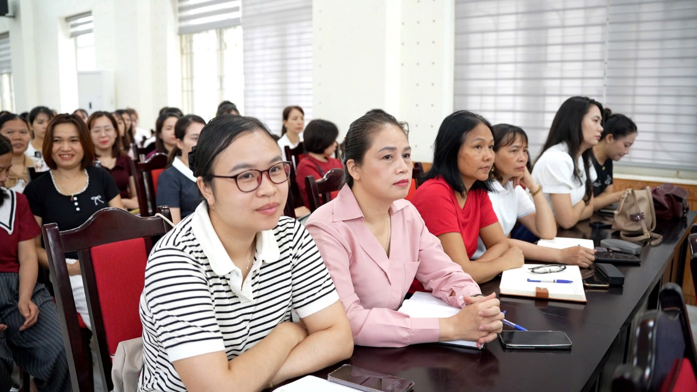 Hoài Đức khai mạc lớp bồi dưỡng kiến thức quốc phòng và an ninh cho 180 cán bộ, đảng viên đối tượng 4 năm 2026- Ảnh 4.