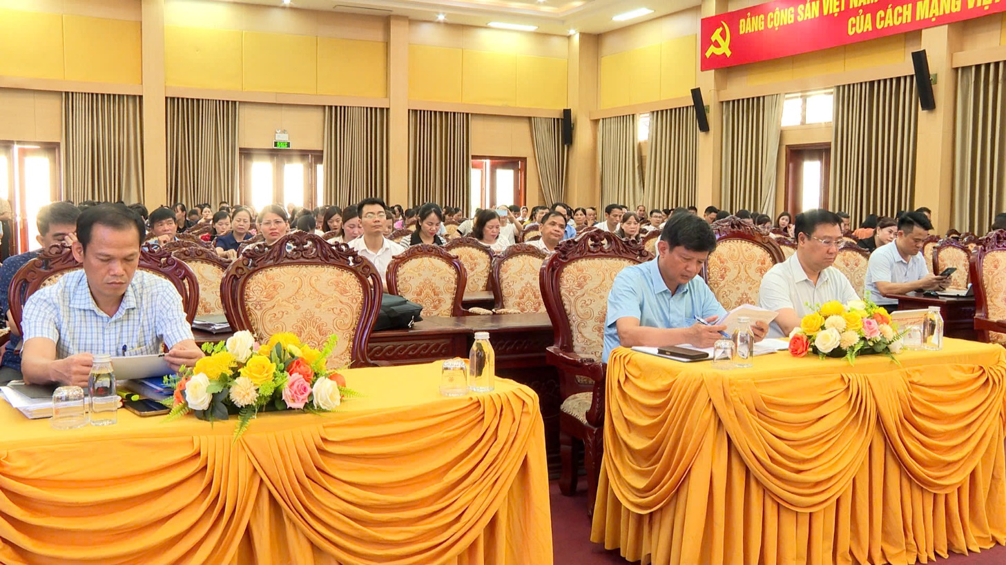 UBND xã Hoài Đức tổ chức hội nghị đào tạo, hướng dẫn sử dụng hệ thống quản trị thực thi nhiệm vụ và đánh giá cán bộ gắn với đo lường hiệu suất công việc (OKR/KPI) trên HanoiWork- Ảnh 2.