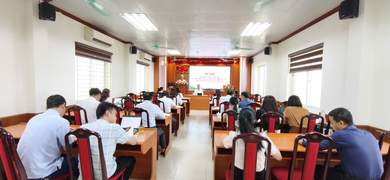 A group of people in a classroom  AI-generated content may be incorrect.