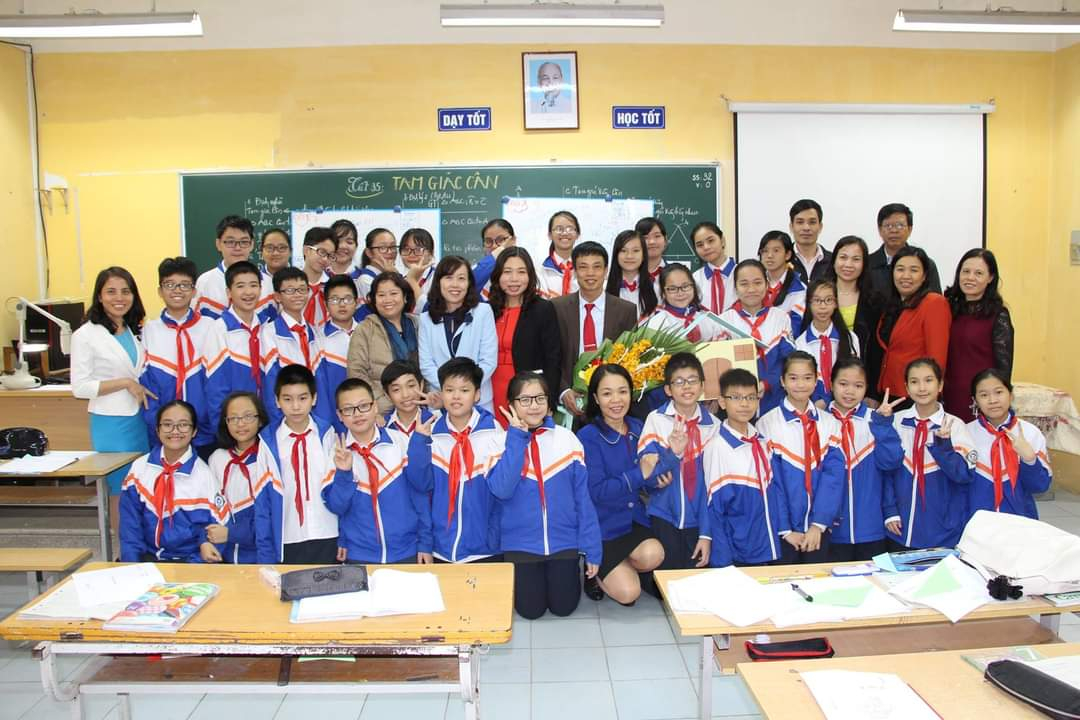 Thầy giáo Nguyễn Thế Hưởng tấm gương giáo viên nhiệt tình, tâm huyết, sáng tạo- Ảnh 2.