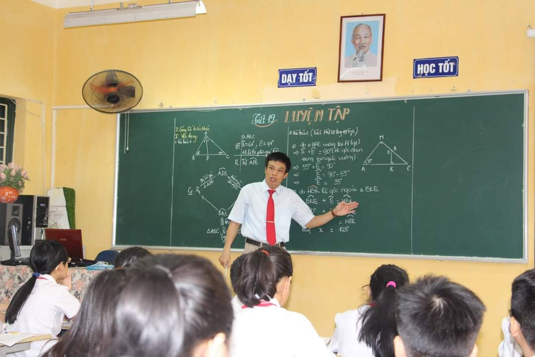 Thầy giáo Nguyễn Thế Hưởng tấm gương giáo viên nhiệt tình, tâm huyết, sáng tạo- Ảnh 3.