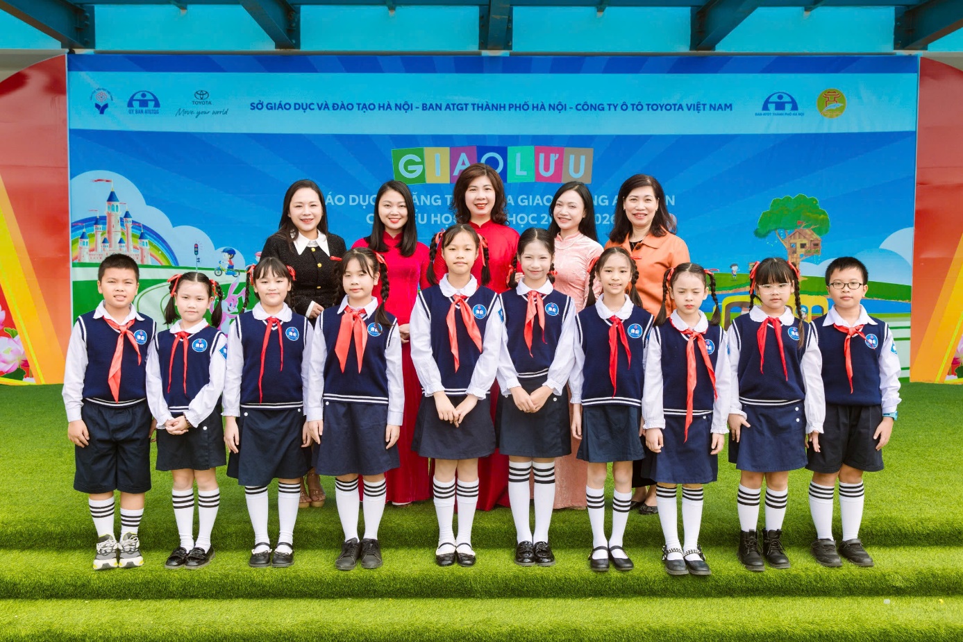 Cô giáo Tổng phụ trách Đội năng động, nhiệt huyết, trách nhiệm của trường Tiểu học Bà Triệu- Ảnh 8.