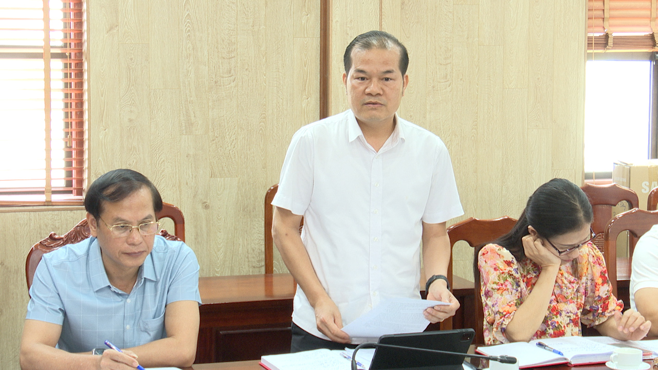 Đồng chí Nguyễn Đình Trường - Bí thư Đảng ủy xã chủ trì giao ban công tác giải ngân vốn đầu tư công, giải phóng mặt bằng- Ảnh 5.