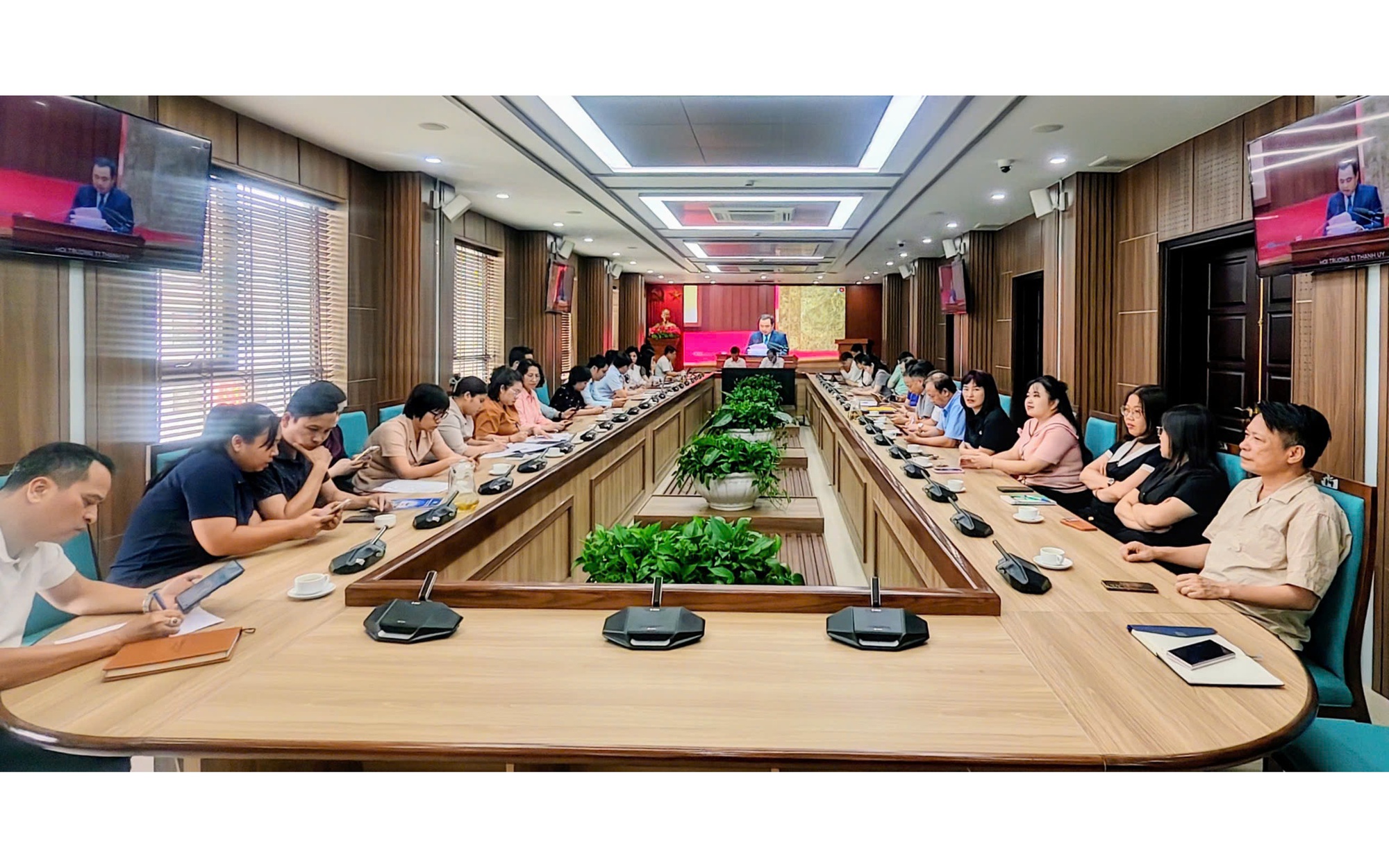 Hiệu quả từ mô hình chính quyền địa phương hai cấp: Từ định hướng của Thủ đô đến thực tiễn sinh động tại phường Tây Hồ