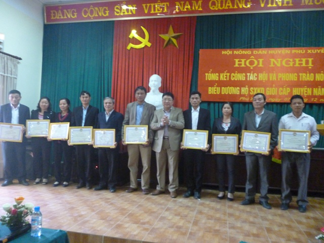 Hội nông dân huyện Phú Xuyên tổng kết công tác Hội và phong trào nông dân năm 2016