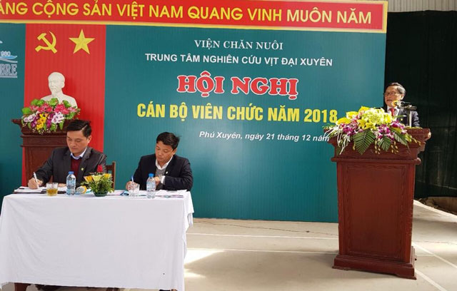 Công đoàn Trung tâm Nghiên cứu vịt Đại Xuyên phối hợp Ban Giám đốc tổ chức Hội nghị cán bộ, viên chức, người lao động năm 2018