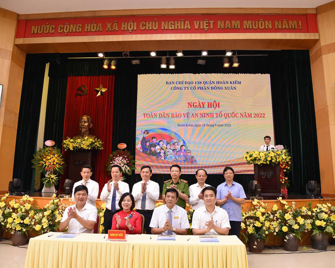 Trên 2.000 hộ kinh doanh chợ Đồng Xuân tham gia đấu tranh phòng chống tội phạm