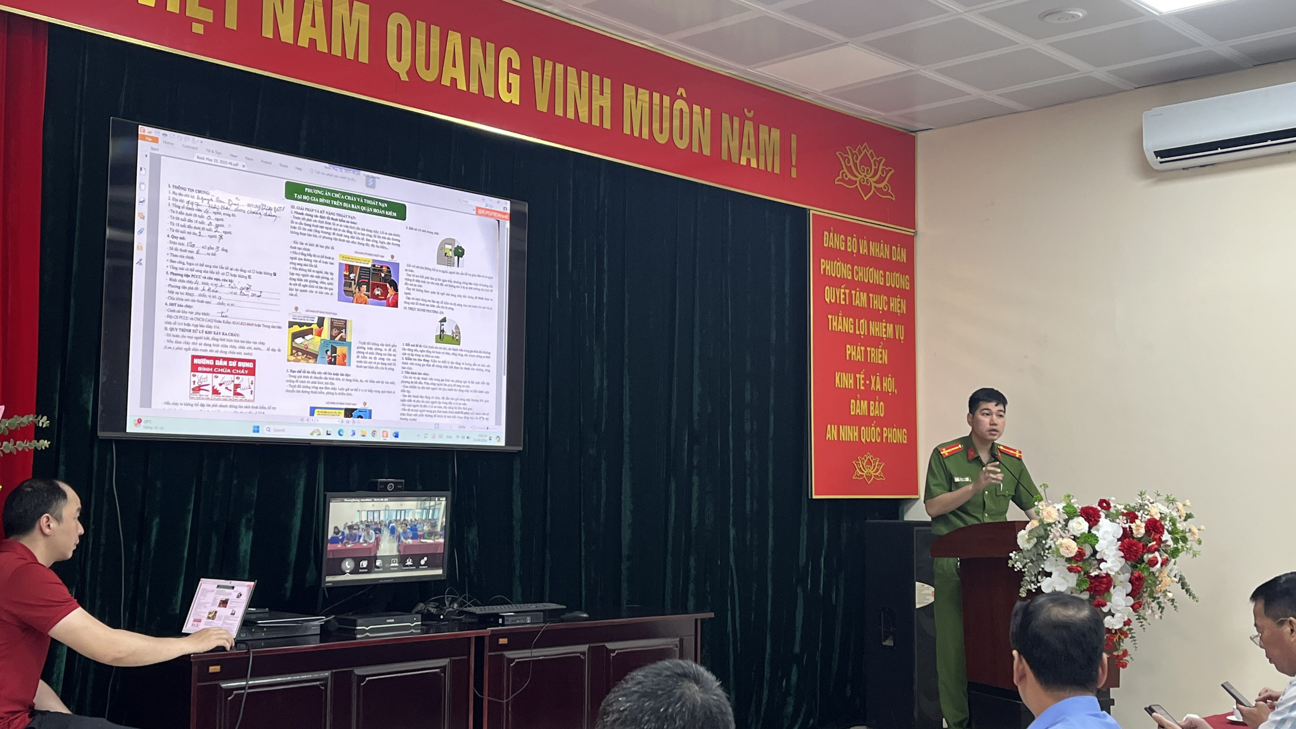 Tuyên truyền, hướng dẫn triển khai phương án chữa cháy, thoát nạn tại nhà ở kết hợp sản xuất, kinh doanh và nhà ở hộ gia đình trên địa bàn phường Chương Dương