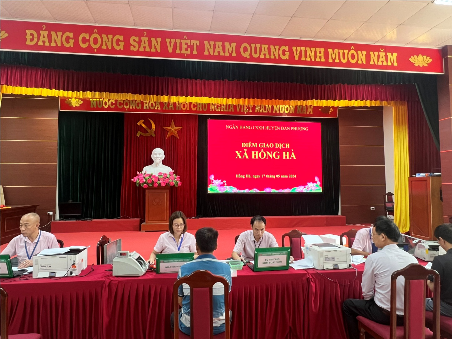 Hộ cận nghèo được vay vốn tại Ngân hàng Chính sách xã hội để xây mới hoặc sửa chữa nhà ở (Chương trình Hộ nghèo nhà ở Giai đoạn III)