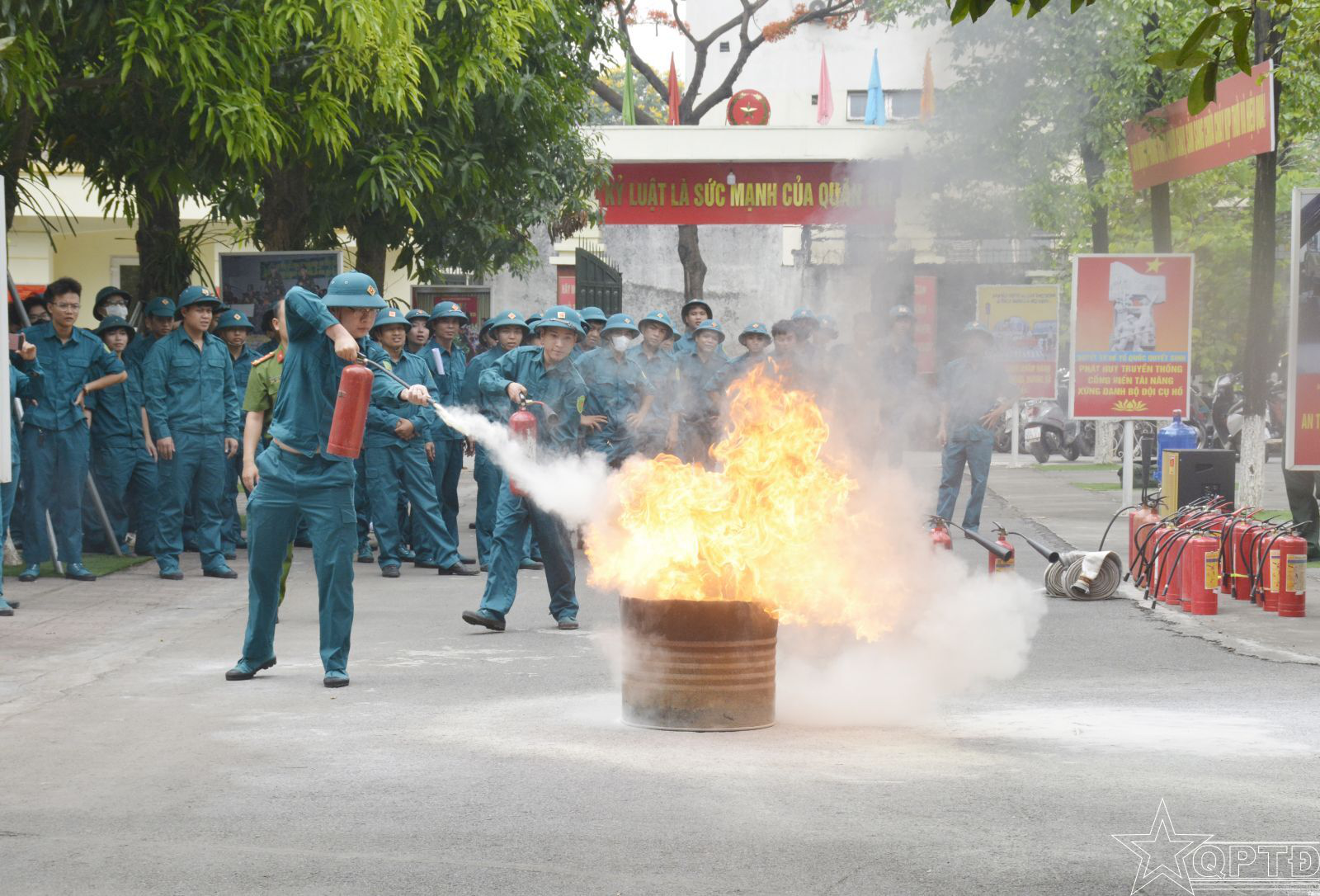 Quận Hoàng Mai huấn luyện Đội xung kích làm nhiệm vụ tìm kiếm cứu nạn năm 2024