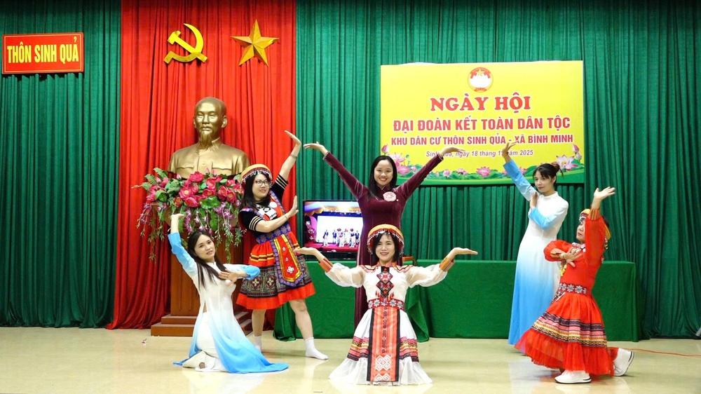 Tưng bừng Ngày hội Đại đoàn kết tại thôn Sinh Quả- Ảnh 2.