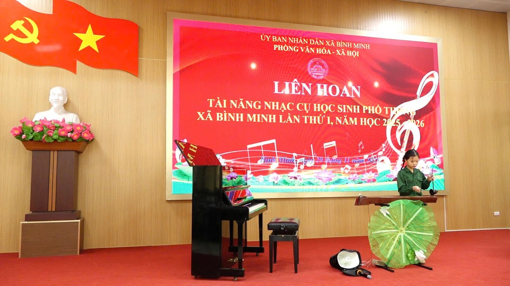 SẮC MÀU TÀI NĂNG NHẠC CỤ HỌC SINH PHỔ THÔNG XÃ BÌNH MINH LẦN THỨ NHẤT, NĂM 2025- Ảnh 7.