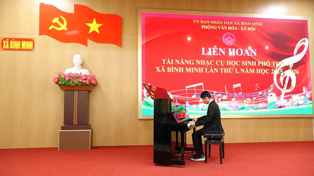 SẮC MÀU TÀI NĂNG NHẠC CỤ HỌC SINH PHỔ THÔNG XÃ BÌNH MINH LẦN THỨ NHẤT, NĂM 2025- Ảnh 9.