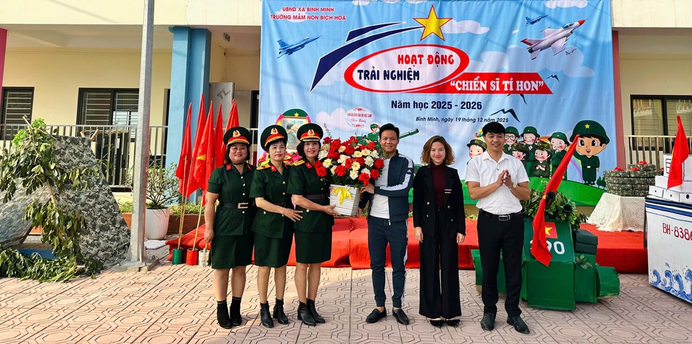 Trường Mầm non Bích Hòa tổ chức hoạt động trải nghiệm “Chiến sĩ tý hon”- Ảnh 10.