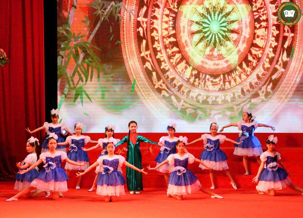 THIẾU NHI BÌNH MINH TOẢ SÁNG TẠI HỘI THI "THIẾU NHI THỦ ĐÔ TUYÊN TRUYỀN SÁCH; MÚA HÁT TẬP THỂ VÀ CA KHÚC MĂNG NON" NĂM 2025- Ảnh 7.