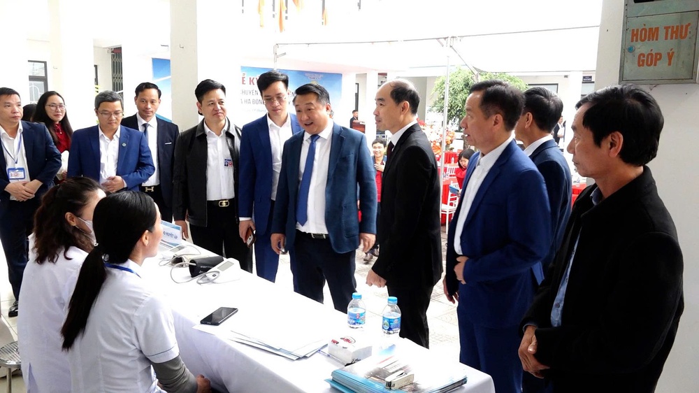 TĂNG CƯỜNG HỖ TRỢ CHUYÊN KHOA TOÀN DIỆN
GIỮA BỆNH VIỆN ĐA KHOA HÀ ĐÔNG VÀTRẠM Y TẾ XÃ- Ảnh 2.
