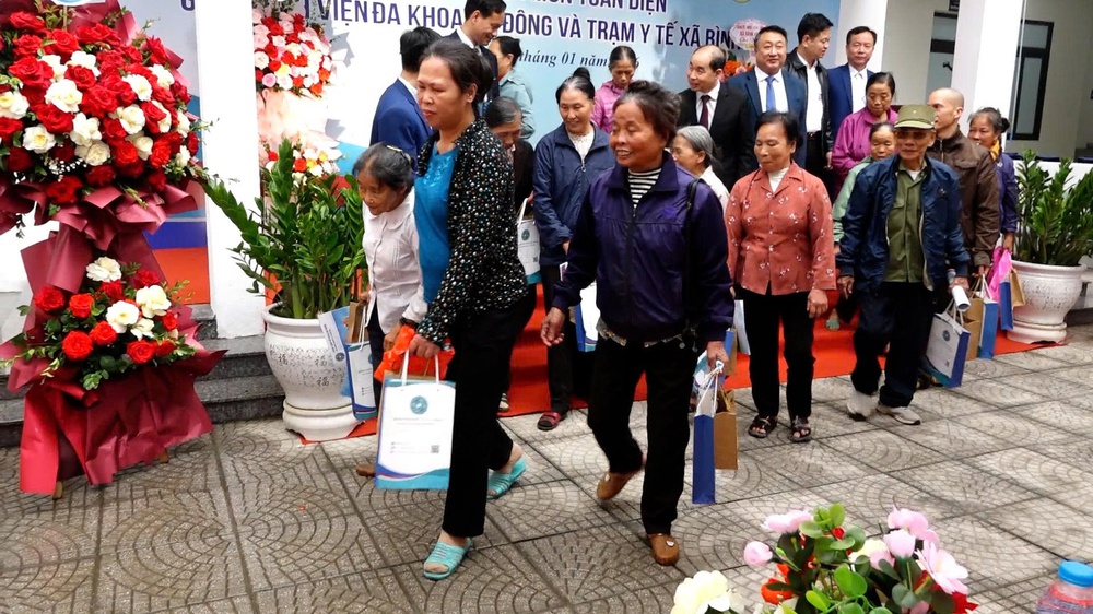 TĂNG CƯỜNG HỖ TRỢ CHUYÊN KHOA TOÀN DIỆN
GIỮA BỆNH VIỆN ĐA KHOA HÀ ĐÔNG VÀTRẠM Y TẾ XÃ- Ảnh 9.