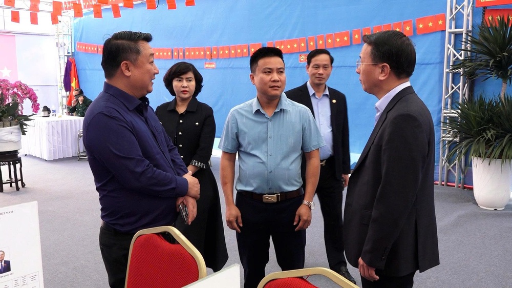 KIỂM TRA CÔNG TÁC CHUẨN BỊ BẦU CỬ TẠI XÃ BÌNH MINH: BẢO ĐẢM DÂN CHỦ, ĐÚNG PHÁP LUẬT VÀ AN TOÀN- Ảnh 2.