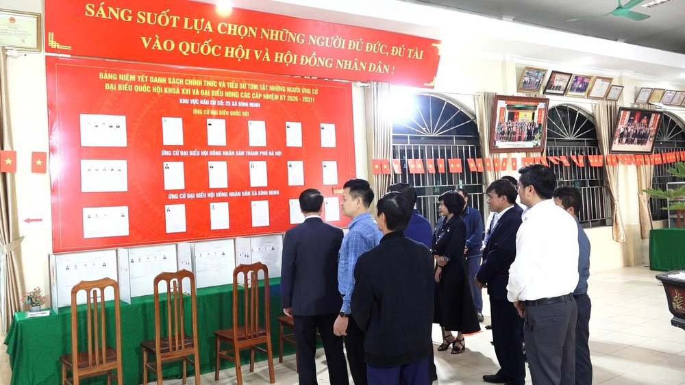 KIỂM TRA CÔNG TÁC CHUẨN BỊ BẦU CỬ TẠI XÃ BÌNH MINH: BẢO ĐẢM DÂN CHỦ, ĐÚNG PHÁP LUẬT VÀ AN TOÀN- Ảnh 6.