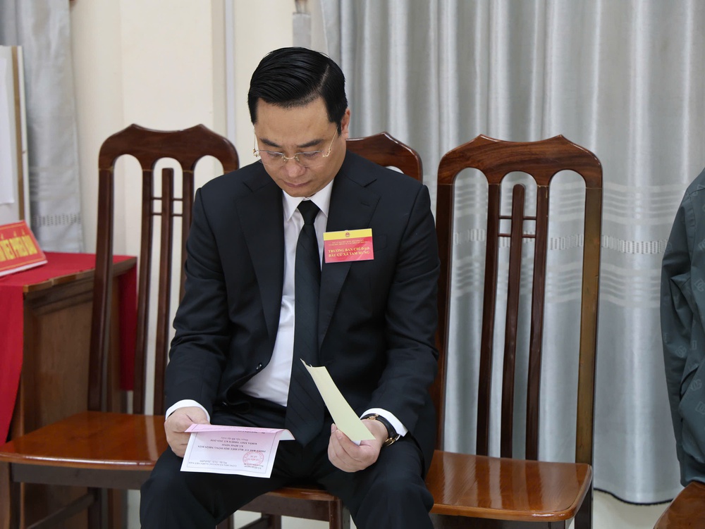 KHI ỨNG CỬ VIÊN HĐND THÀNH PHỐ THỰC HIỆN QUYỀN BẦU CỬ Ở QUÊ HƯƠNG- Ảnh 6.