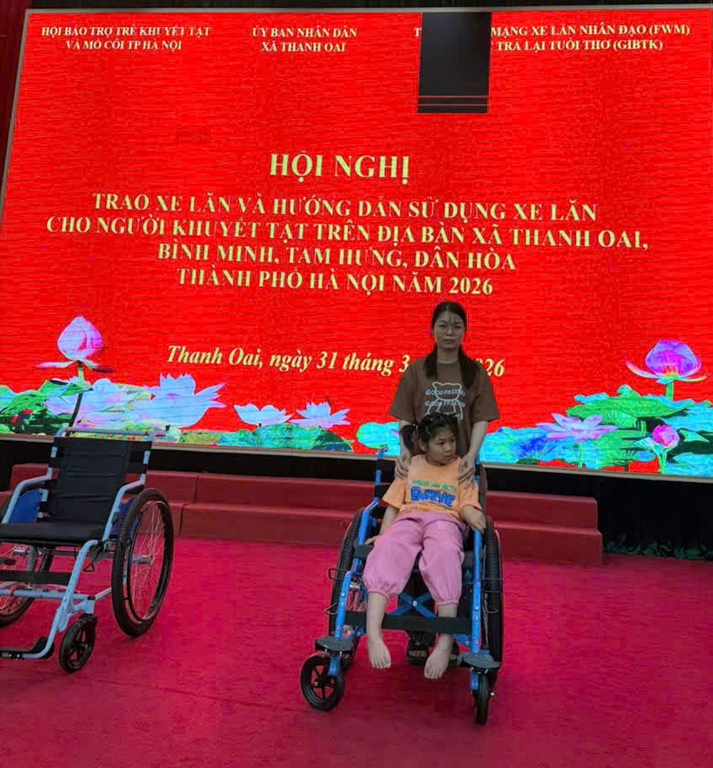 TẶNG XE LĂN - TRAO NIỀM VUI CHO NGƯỜI KHUYẾT TẬT - LAN TOẢ TINH THẦN NHÂN ÁI TRONG CỘNG ĐỒNG- Ảnh 3.