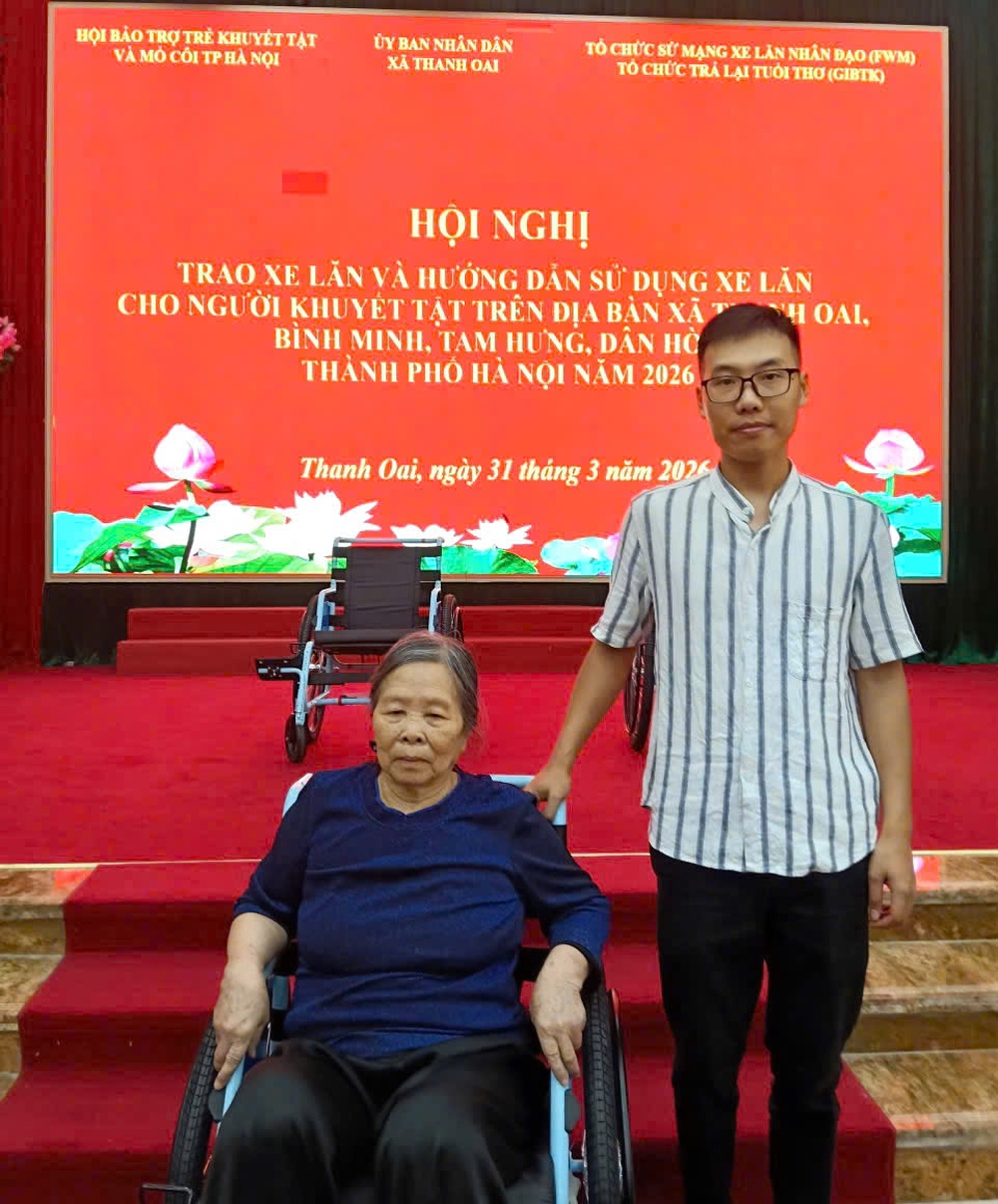 TẶNG XE LĂN - TRAO NIỀM VUI CHO NGƯỜI KHUYẾT TẬT - LAN TOẢ TINH THẦN NHÂN ÁI TRONG CỘNG ĐỒNG- Ảnh 1.
