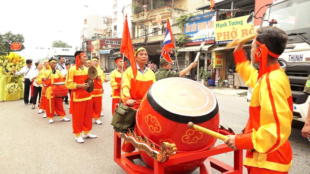 LỄ DÂNG HƯƠNG ĐỨC ĐẠI VƯƠNG LINH LANG VÀ GIÁ TRỊ DI SẢN LỄ HỘI LÀNG BÌNH ĐÀ- Ảnh 13.