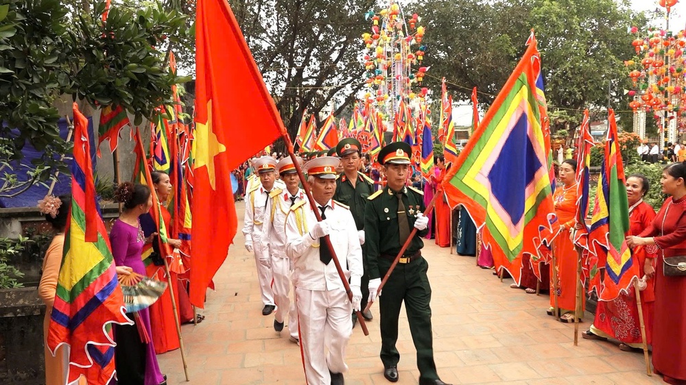 LỄ DÂNG HƯƠNG ĐỨC ĐẠI VƯƠNG LINH LANG VÀ GIÁ TRỊ DI SẢN LỄ HỘI LÀNG BÌNH ĐÀ- Ảnh 20.