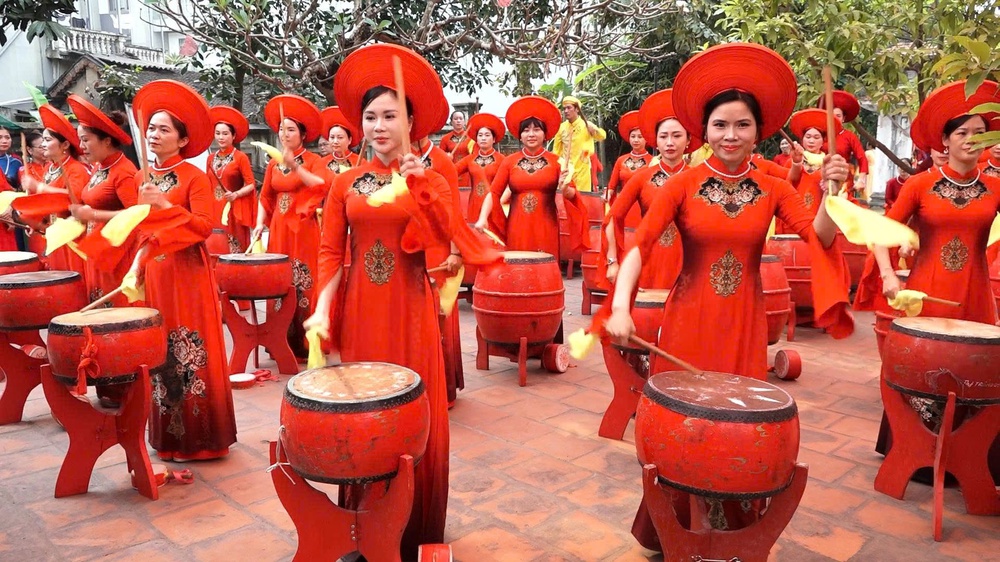 LỄ DÂNG HƯƠNG ĐỨC ĐẠI VƯƠNG LINH LANG VÀ GIÁ TRỊ DI SẢN LỄ HỘI LÀNG BÌNH ĐÀ- Ảnh 8.