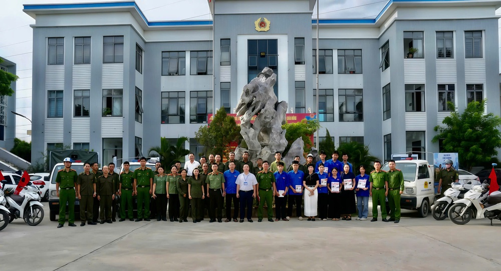 PHÁT ĐỘNG CHIẾN DỊCH TRUYỀN THÔNG PHÒNG, CHỐNG MA TÚY VÀ RA QUÂN CAO ĐIỂM TẤN CÔNG, TRẤN ÁP TỘI PHẠM MA TÚY- Ảnh 4.
