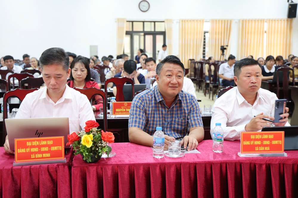 TỔ ĐẠI BIỂU SỐ 20 HĐND THÀNH PHỐ HÀ NỘI TIẾP XÚC CỬ TRI CÁC XÃ BÌNH MINH, THANH OAI, TAM HƯNG, DÂN HÒA TRƯỚC KỲ HỌP THƯỜNG LỆ GIỮA NĂM 2026- Ảnh 1.