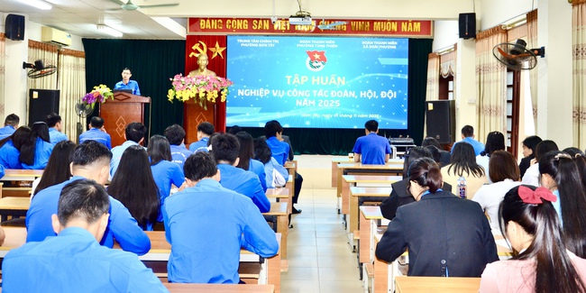 Phường Tùng Thiện tổ chức lớp tập huấn nghiệp vụ công tác Đoàn, Hội, Đội năm 2025 - Ảnh 1.