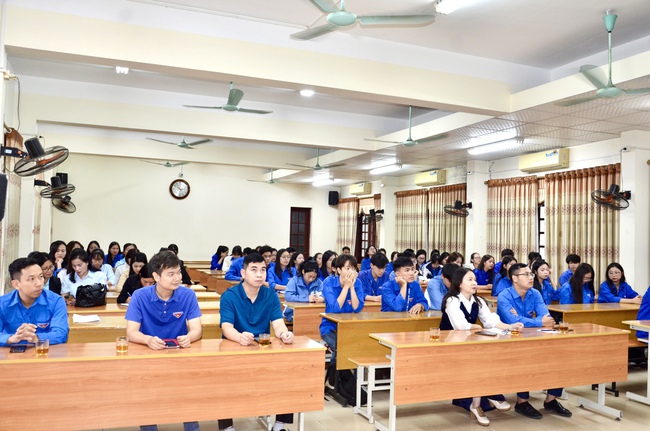 Phường Tùng Thiện tổ chức lớp tập huấn nghiệp vụ công tác Đoàn, Hội, Đội năm 2025 - Ảnh 2.