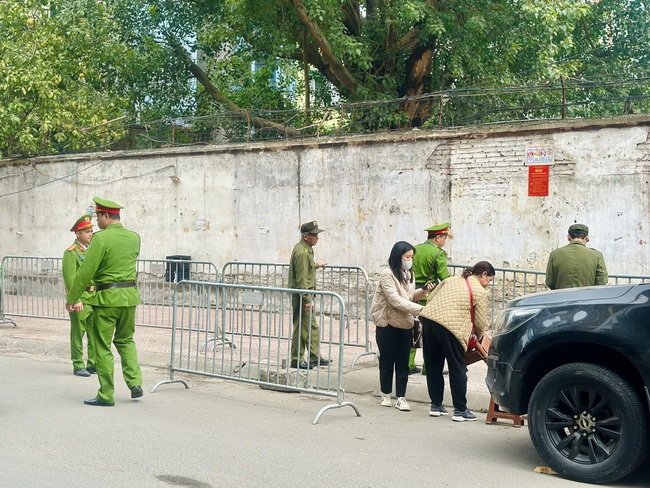 Giải tỏa điểm kinh doanh tự phát khu 7,2ha Vĩnh Phúc- Ảnh 2.