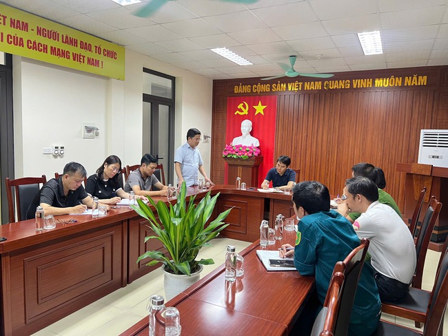 Phường Lĩnh Nam khẩn trương khắc phục hậu quả do giông lốc gây ra- Ảnh 2.