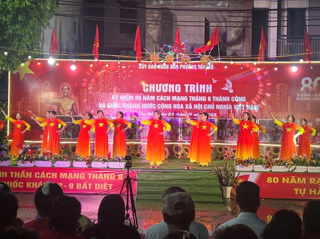 Liên hoan văn nghệ chào mừng kỷ niệm 80 năm Cách mạng tháng Tám thành công (19/8/1945-19/8/2025) và Quốc khánh nước Cộng hòa Xã hội Chủ nghĩa Việt Nam (02/9/1945-02/9/2025)- Ảnh 6.