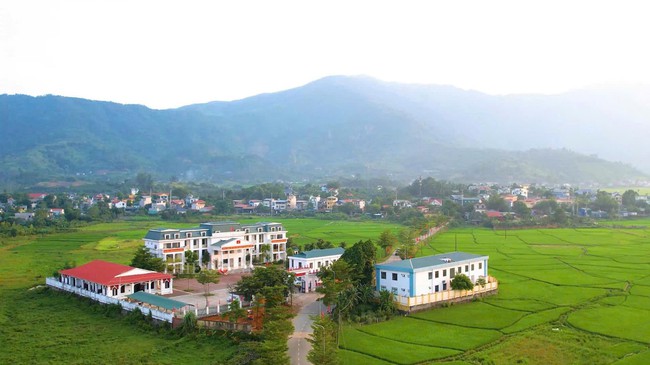 Xã Yên Xuân tiếp sóng trực tiếp toàn bộ lễ diễu binh kỷ niệm Quốc khánh 2/9 trên màn hình Led lớn.- Ảnh 1.