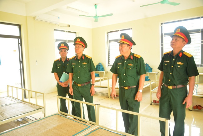 Ban CHQS xã Tam Hưng phục vụ tốt Đoàn kiểm tra Bộ Tư lệnh Thủ đô Hà Nội- Ảnh 2.
