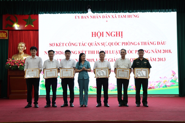 Xã Tam Hưng sơ kết công tác quân sự, quốc phòng 6 tháng đầu năm 2026; tổng kết thi hành các luật về quốc phòng, dân quân tự vệ và giáo dục quốc phòng, an ninh- Ảnh 8.