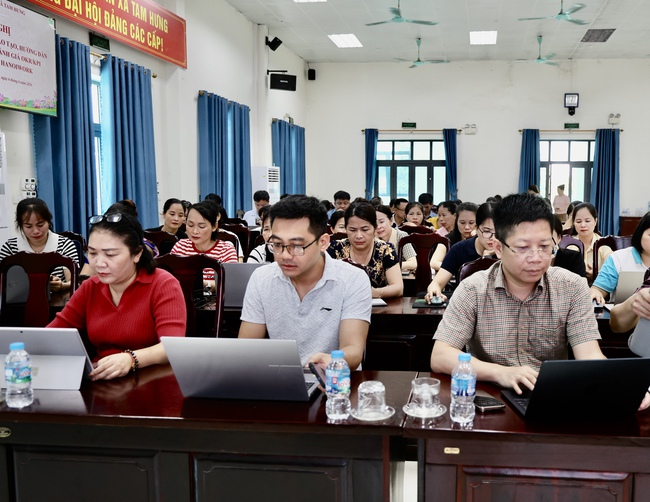 Xã Tam Hưng tổ chức tập huấn sử dụng phân hệ Đánh giá OKR/KPI trên ứng dụng Hanoiwork- Ảnh 1.