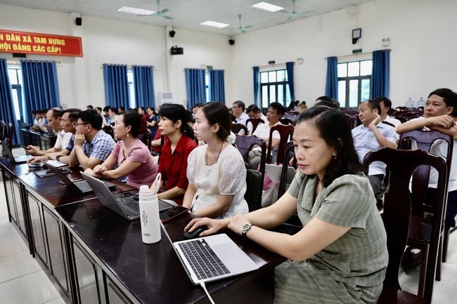 Xã Tam Hưng tổ chức tập huấn sử dụng phân hệ Đánh giá OKR/KPI trên ứng dụng Hanoiwork- Ảnh 6.