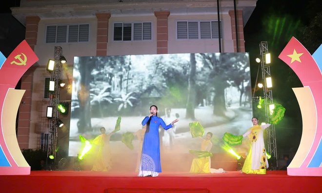 PHƯỜNG VĨNH HƯNG TỔ CHỨC CHƯƠNG TRÌNH  VĂN NGHỆ “Tự hào Thủ đô anh hùng – Sáng mãi niềm tin theo Đảng” - “71 năm – Hà Nội vươn mình trong hào khí Thăng Long”- Ảnh 10.
