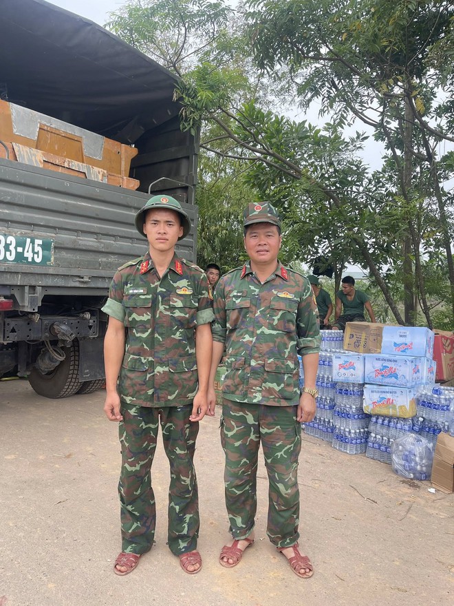 BỘ ĐỘI CỤ HỒ CỨU DÂN TRONG CƠN LŨ DỮ- Ảnh 2.