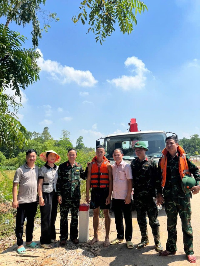 BỘ ĐỘI CỤ HỒ CỨU DÂN TRONG CƠN LŨ DỮ- Ảnh 3.